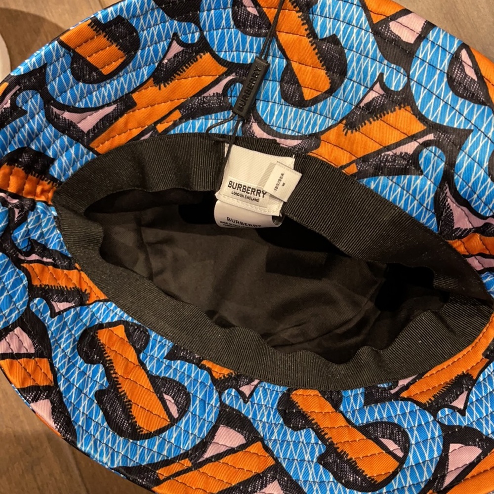 Hat - Picture 3 of 4